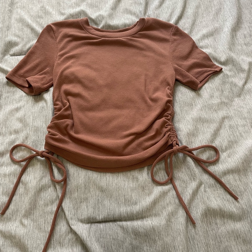 trendy pink zara top.